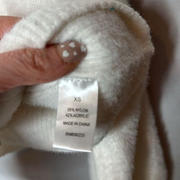 L.A Hearts/PacSun Fluffy White Three Button Cardigan. Size XS. - Picture 8 of 9